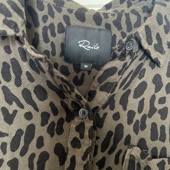 Rails Button Up Blouse Dark Green Leopard Print Size M - Picture 2 of 3
